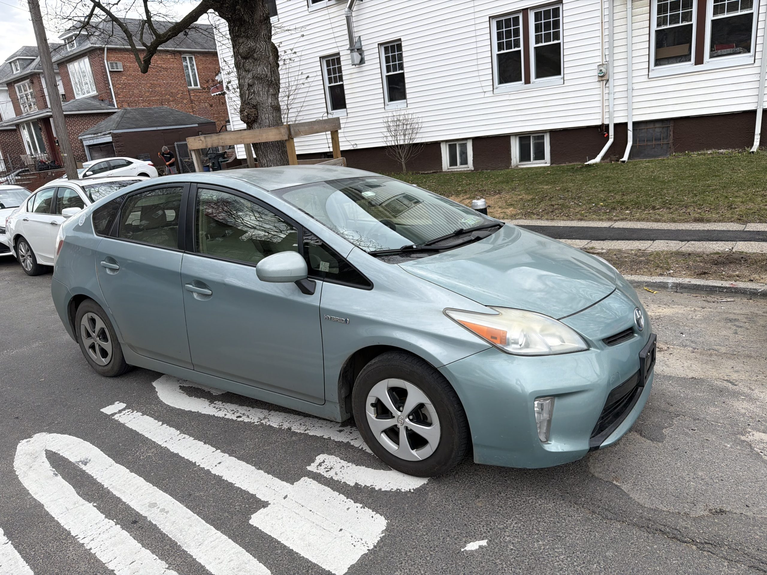 იყიდება პრიუსი